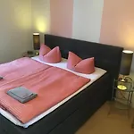 温格里奇膳食公寓 4*