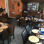 温格里奇膳食公寓